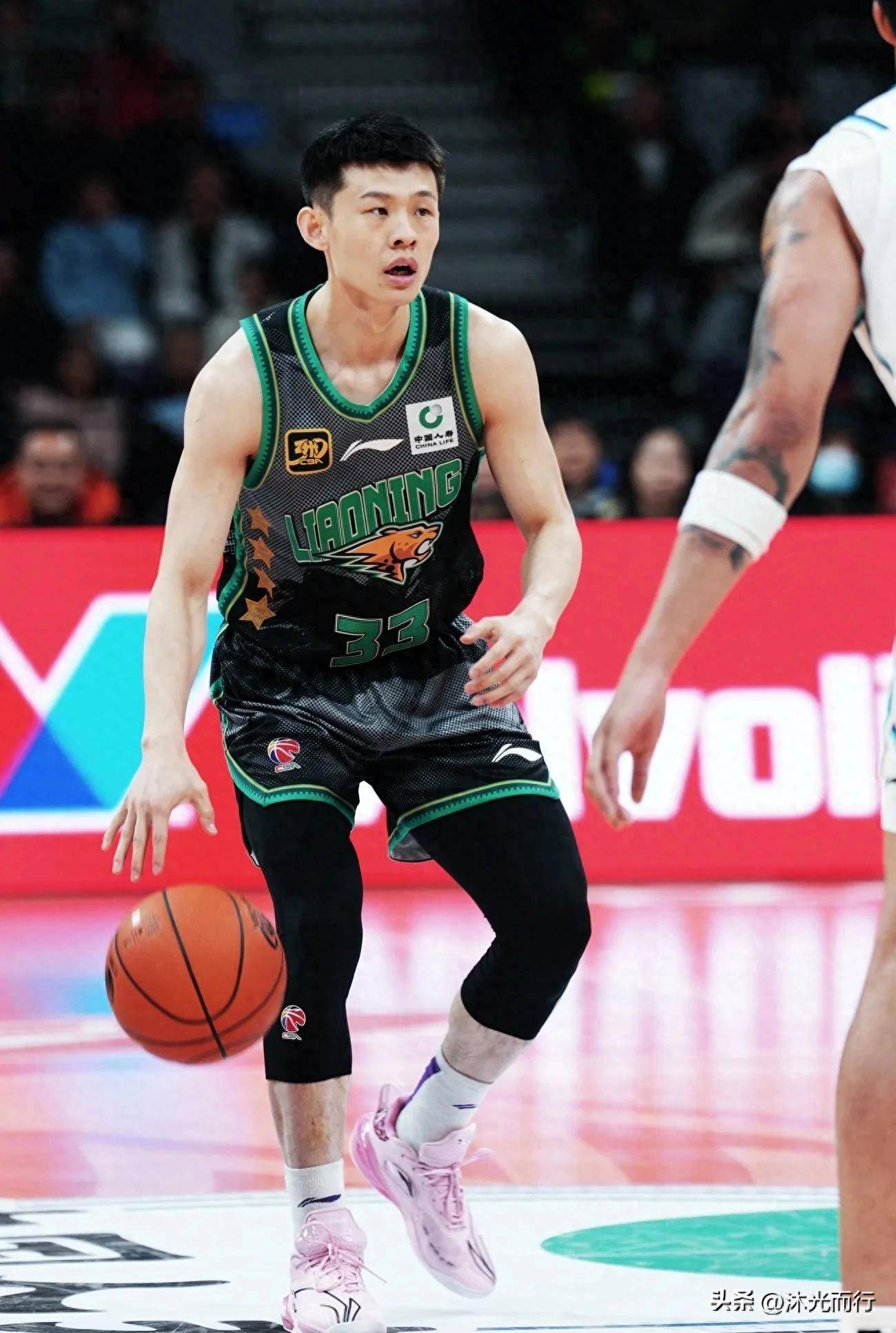 包含赛后体能课后，法兰克福绝杀压哨备战英超，引发热议，阵容厚度经受考验的词条